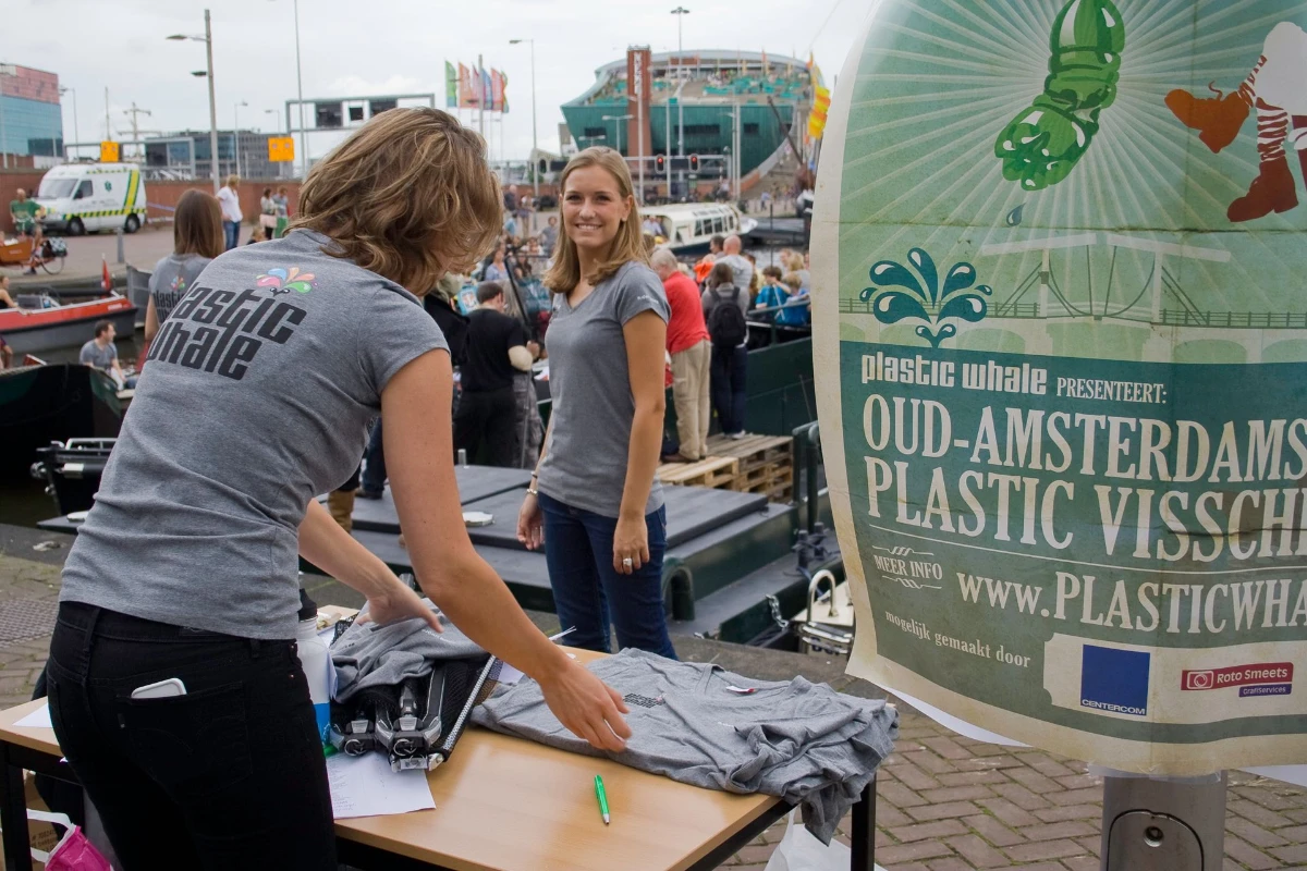 Openingsfoto plastic whale
